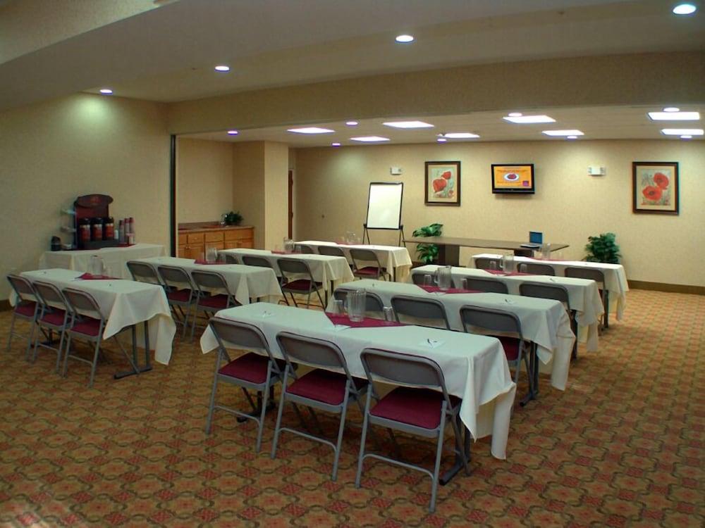 Comfort Suites Eugene Udogodnienia zdjęcie